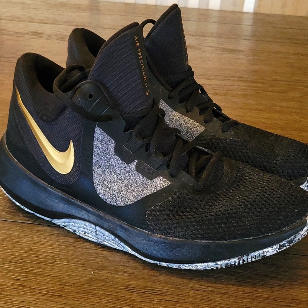 Mens Nike Air Precision 2 black and gold. Size 10.